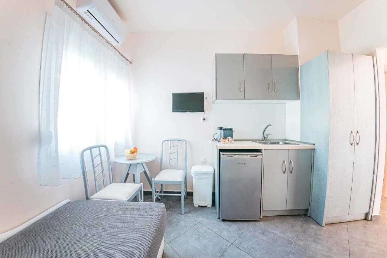 Marinis Boutique Rooms Nea Iraklitsa Экстерьер фото