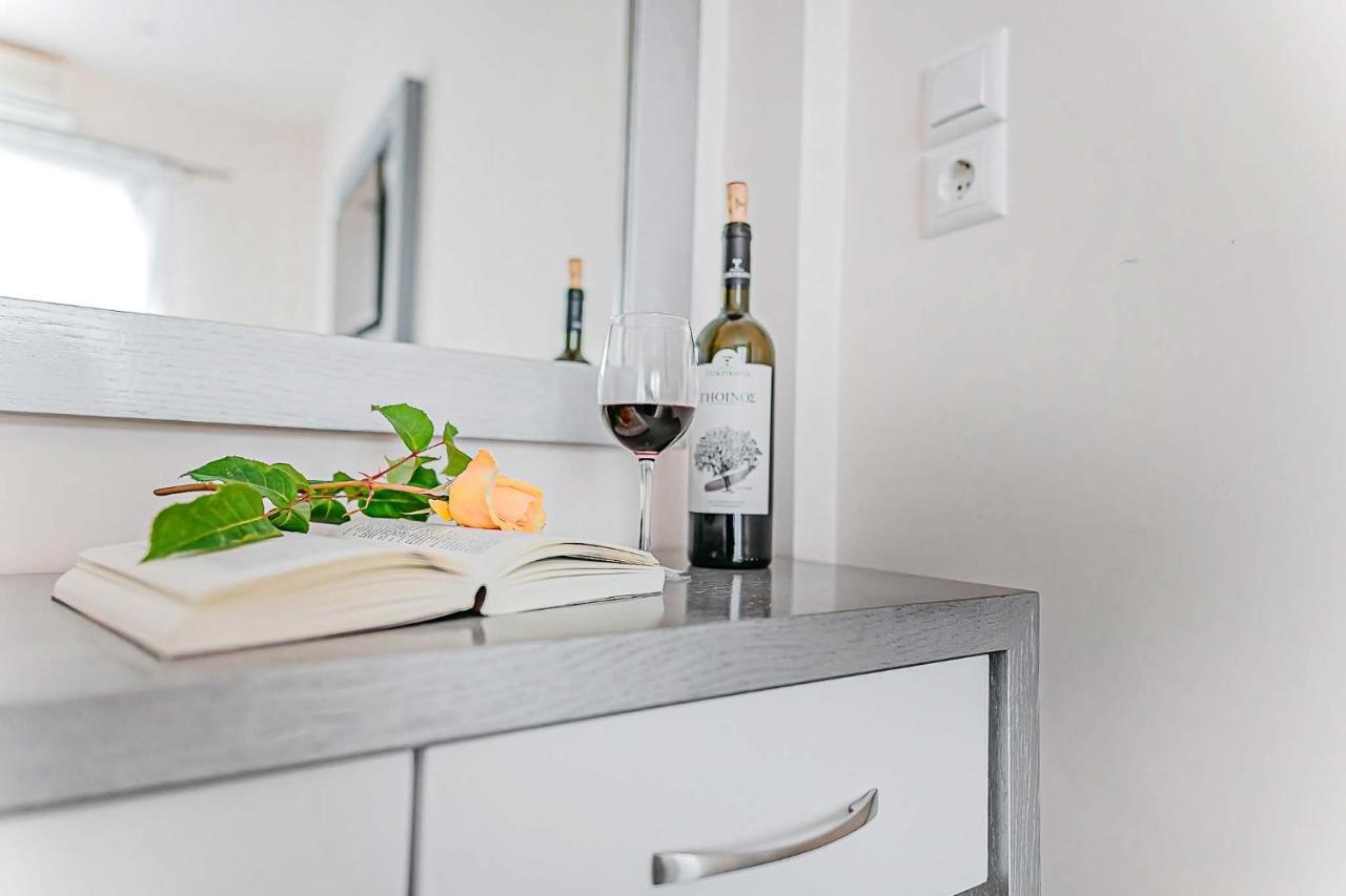 Marinis Boutique Rooms Nea Iraklitsa Экстерьер фото