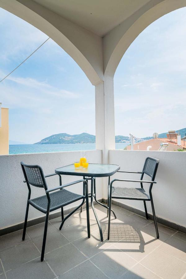 Marinis Boutique Rooms Nea Iraklitsa Экстерьер фото