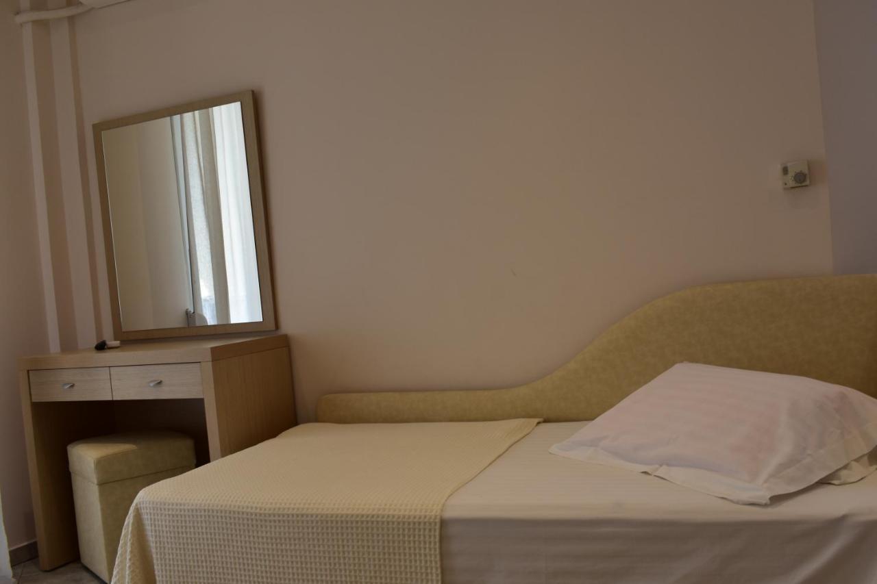 Marinis Boutique Rooms Nea Iraklitsa Экстерьер фото